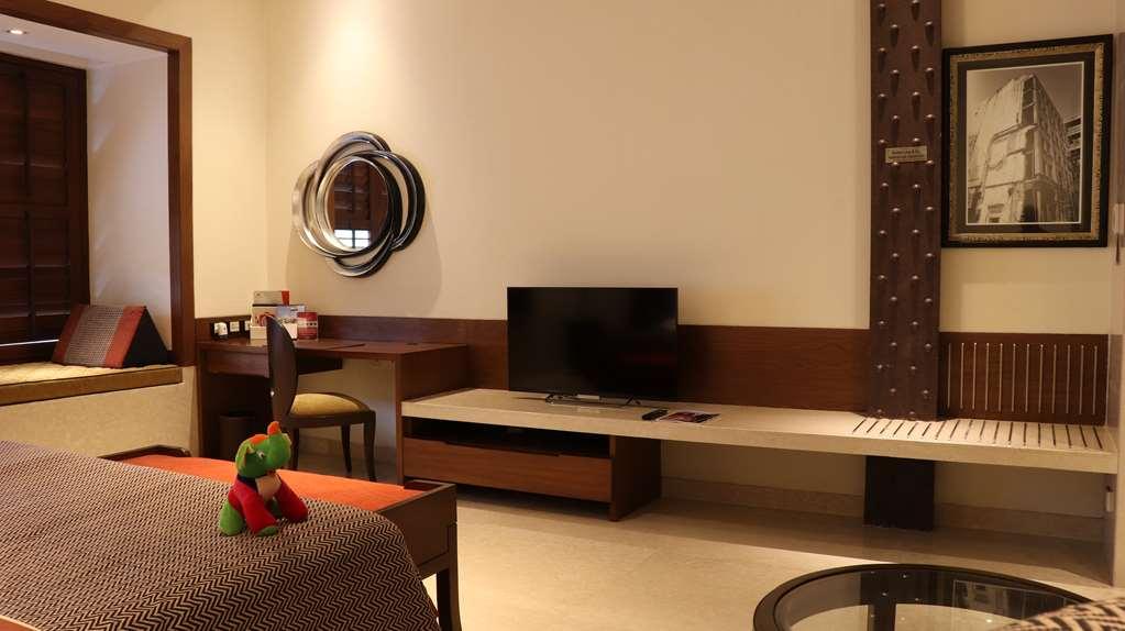 The Lalit Great Eastern Kolkata Hotel Room photo