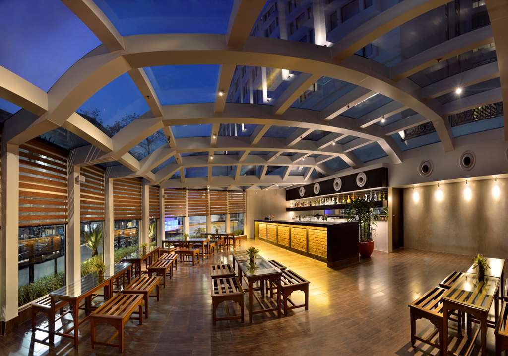 The Lalit Great Eastern Kolkata Hotel Restaurant photo